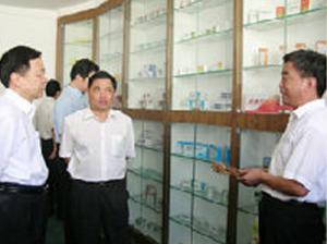 2007年7月洛陽(yáng)市委副書記、市長(zhǎng)郭洪昌到公司調(diào)研